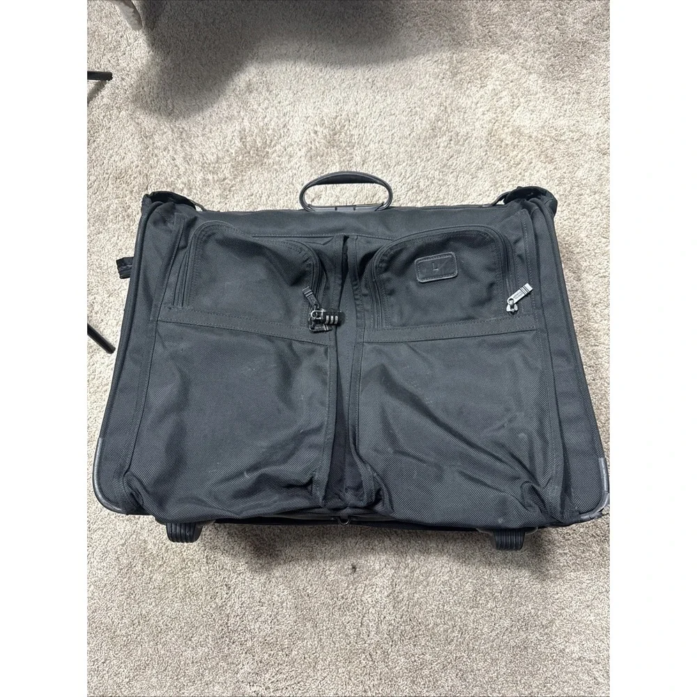 TUMI 2231D3 Wheeled Folding 3 Way Garment Bag Nylon 24x14x20 Black EXCELLENT‎